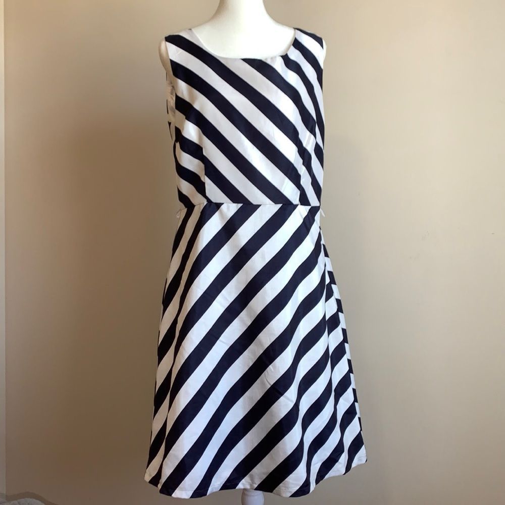 Nautical Dress Navy Blue White Size 10 Medium Striped Sleeveless Amanda Charles